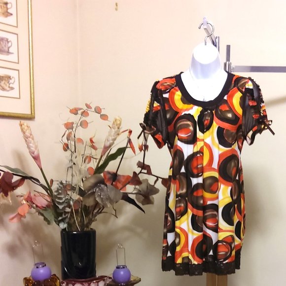 NWT Women’s Chic Beautiful Printed Short Sleeve Scoop Neck Long Blouse Top 6 8 - Picture 2 of 6